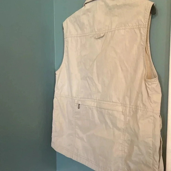 Eddie Bauer men’s small cotton/nylon vest with lots of pockets - Picture 8 of 9